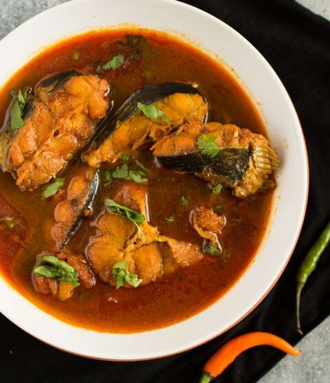 1 Delicious Bangladesh Machhere Jhol Fish Curry)