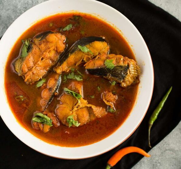 1 Delicious Bangladesh Machhere Jhol Fish Curry)