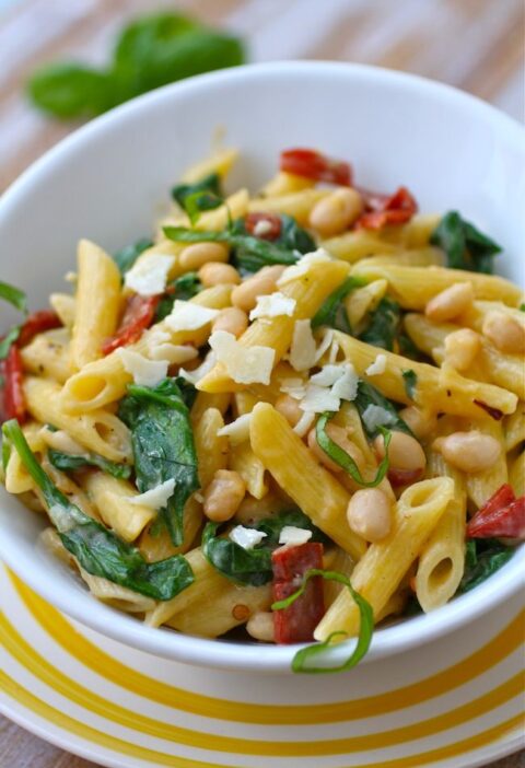 1 Delicious Spinach Pasta with White Beans.